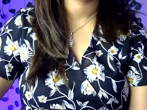 Aaliya02 online show from January 2026 07:23:02 AM