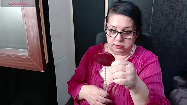 Snapshot of MissSanjanne chatting on June 2026 07:09:01 PM MissSanjanne online show from June 2026 07:09:01 PM