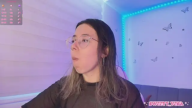 sweettvera online show from April 2026 01:33:02 PM