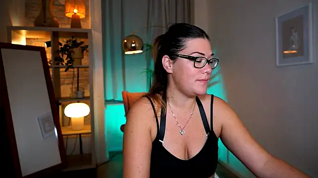 Snapshot of mrs_fllowerr chatting on October 2025 05:58:02 PM mrs fllowerr online show from October 2025 05:58:02 PM