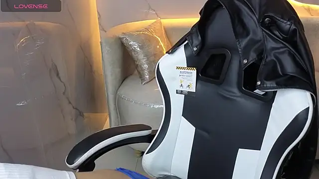 Skyler Gracee Tx online show from October 2025 01:01:01 PM