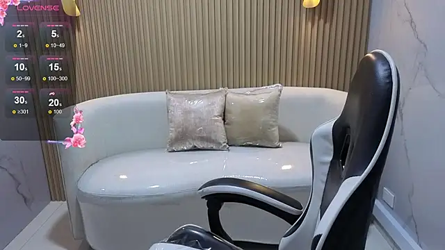 Skyler Gracee Tx online show from November 2025 02:45:01 AM