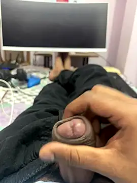 slaveboi9876 online show from December 2025 05:40:02 PM