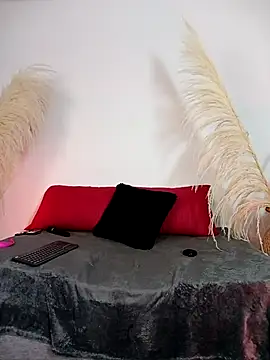 Zafira  online show from November 2025 04:32:02 PM