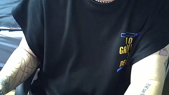 Snapshot of CAOSLOAD chatting on September 2025 11:37:02 AM CAOSLOAD online show from September 2025 11:37:02 AM