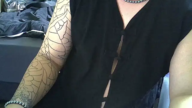 Snapshot of CAOSLOAD chatting on October 2025 02:37:02 AM CAOSLOAD online show from October 2025 02:37:02 AM