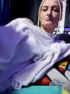 blondebarbiebae online show from November 2025 12:05:01 AM