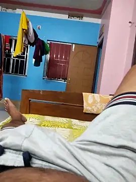 only woman online show from December 2025 12:56:01 PM