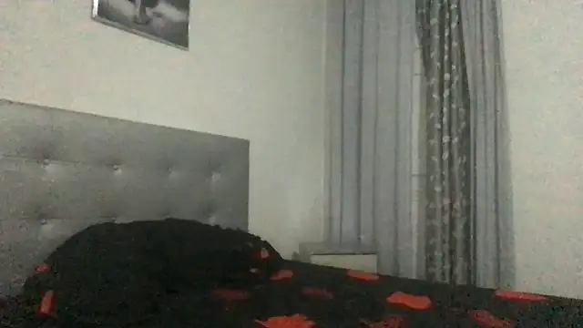 Snapshot of paula19800 chatting on October 2025 09:42:02 AM paula19800 online show from October 2025 09:42:02 AM