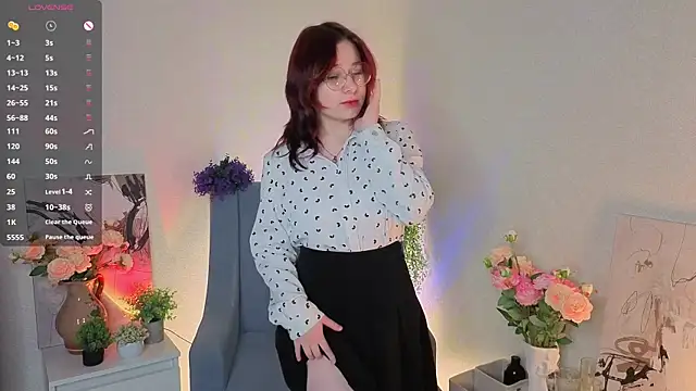 Snapshot of NyamNyamNyammm chatting on September 2025 05:06:01 PM NyamNyamNyammm online show from September 2025 05:06:01 PM