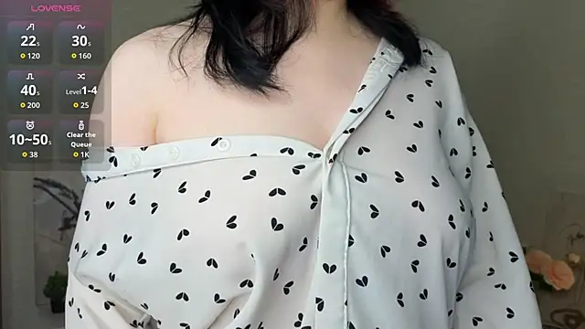 Snapshot of NyamNyamNyammm chatting on November 2025 04:29:01 PM NyamNyamNyammm online show from November 2025 04:29:01 PM