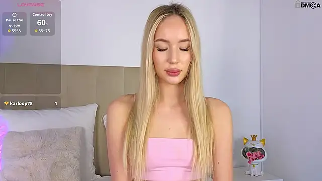 Snapshot of MaryDavies chatting on December 2025 07:01:02 AM MaryDavies online show from December 2025 07:01:02 AM