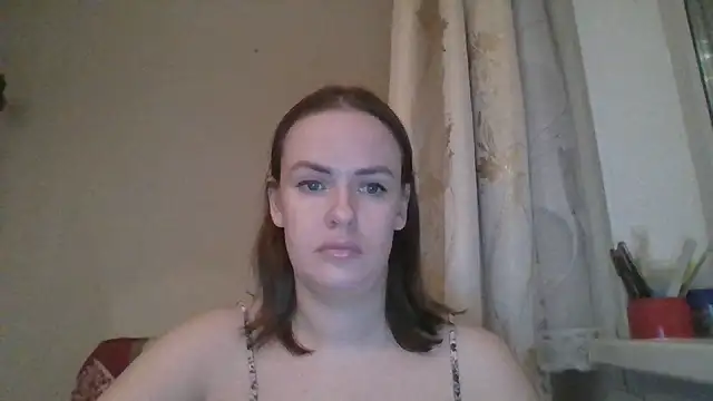 Snapshot of Veylonna chatting on November 2025 03:24:01 PM Veylonna online show from November 2025 03:24:01 PM