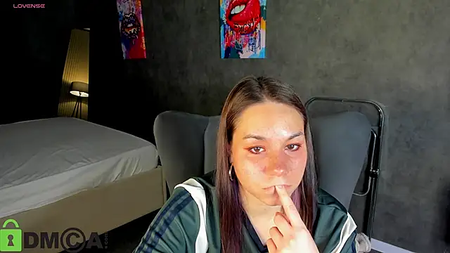 Al1ice Moures online show from October 2025 01:09:02 AM