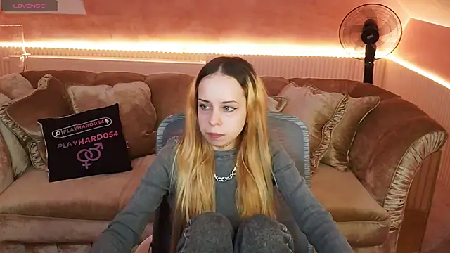 Luchi Sun online show from November 2025 11:09:01 AM