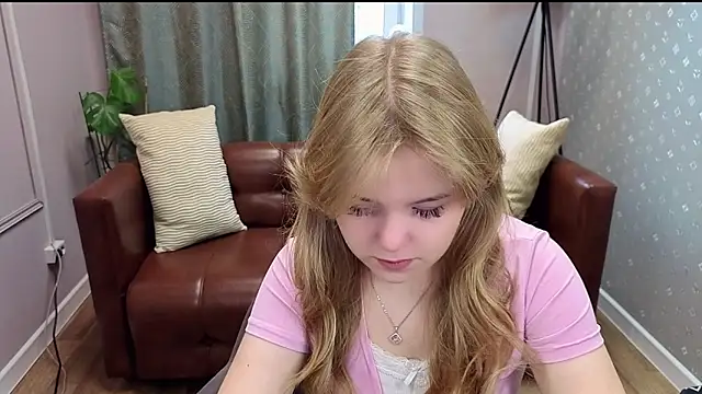 Melissa 199 online show from October 2025 07:20:02 AM