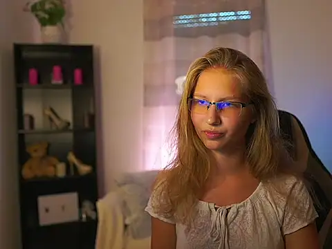 emmie murray online show from September 2025 01:04:01 PM