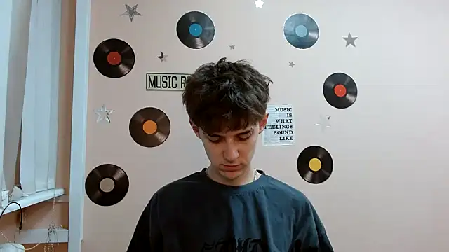 Hoot Dude  online show from November 2025 02:50:01 PM