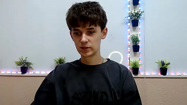 Hoot Dude  online show from November 2025 03:34:02 PM