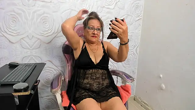 Snapshot of HotNana4U chatting on September 2025 11:15:01 AM HotNana4U online show from September 2025 11:15:01 AM