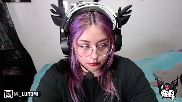 Iluromi online show from November 2025 03:34:01 PM