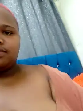 Snapshot of BustyBMWx chatting on October 2025 05:45:01 PM BustyBMWx online show from October 2025 05:45:01 PM