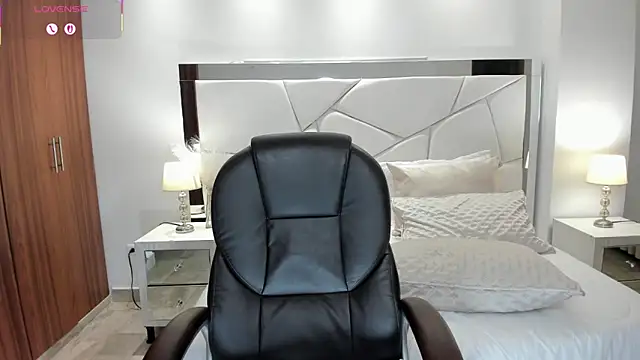 Natasha Kiim  online show from April 2026 07:45:01 AM