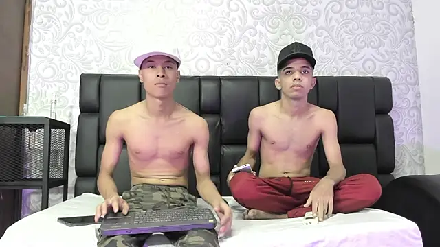 SammelAndLiam online show from October 2025 02:11:02 AM
