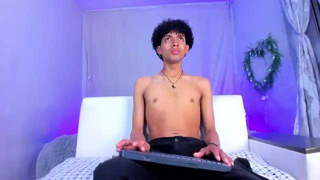 Snapshot of josesweet_ chatting on October 2025 01:12:02 PM josesweet  online show from October 2025 01:12:02 PM