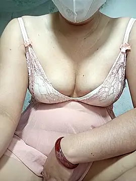 Snapshot of JinjinLy chatting on October 2025 08:33:01 AM JinjinLy online show from October 2025 08:33:01 AM