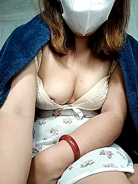 Snapshot of JinjinLy chatting on November 2025 03:06:02 PM JinjinLy online show from November 2025 03:06:02 PM