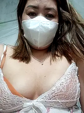 Snapshot of JinjinLy chatting on February 2026 02:14:01 PM JinjinLy online show from February 2026 02:14:01 PM