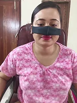 Love Queen11 online show from April 2026 06:39:01 AM