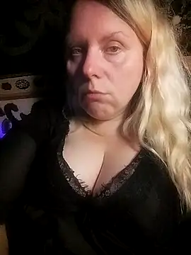 Snapshot of Fiona696 chatting on October 2025 04:37:01 PM Fiona696 online show from October 2025 04:37:01 PM
