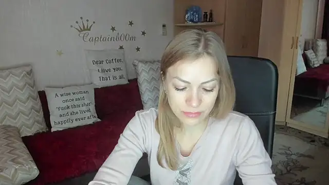 Tiffany Bates online show from September 2025 03:33:02 AM