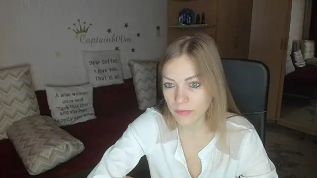 Tiffany Bates online show from October 2025 03:25:03 AM