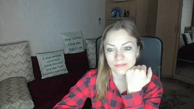 Tiffany Bates online show from January 2026 03:00:01 AM