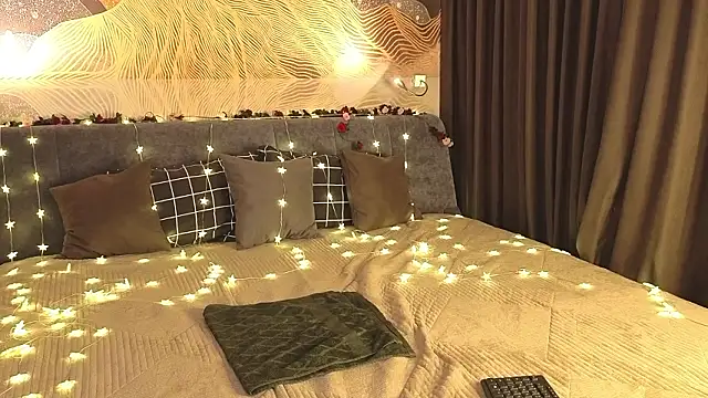 MilaYumi online show from March 2026 09:47:02 AM