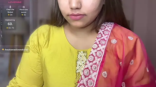 Snapshot of Miss_Rose__ chatting on July 2026 05:00:01 AM Miss Rose online show from July 2026 05:00:01 AM