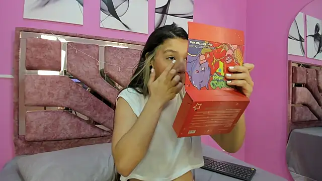 Snapshot of loversvalery chatting on November 2025 12:17:01 PM loversvalery online show from November 2025 12:17:01 PM