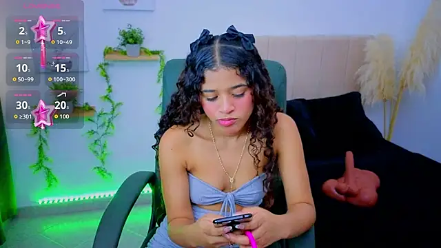 Snapshot of pequitasmedusa9 chatting on November 2025 07:57:01 PM pequitasmedusa9 online show from November 2025 07:57:01 PM