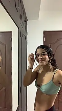 Snapshot of pequitasmedusa9 chatting on November 2025 07:39:02 PM pequitasmedusa9 online show from November 2025 07:39:02 PM