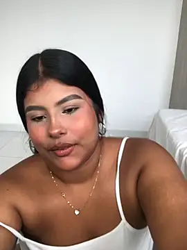 AnaBrowmn online show from November 2025 06:57:02 PM