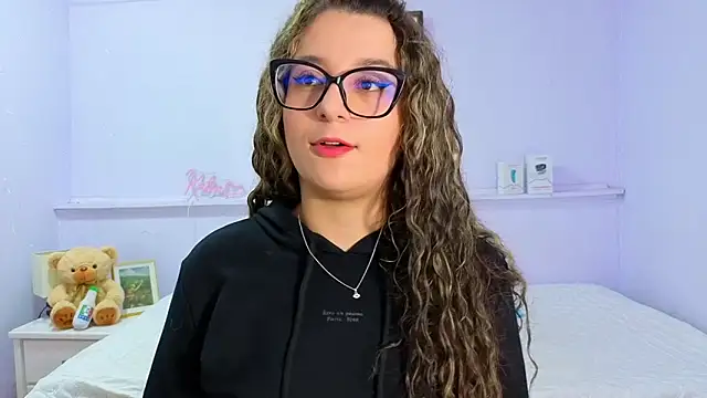 Snapshot of katiaa_lovv chatting on October 2025 11:41:02 AM katiaa lovv online show from October 2025 11:41:02 AM