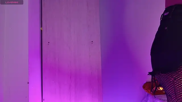 miamiller188 online show from November 2025 12:00:01 AM