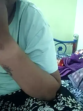 Snapshot of navyasree143 chatting on April 2026 01:05:02 PM navyasree143 online show from April 2026 01:05:02 PM