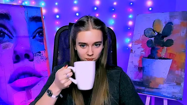 JuneWoods online show from February 2026 12:23:02 PM