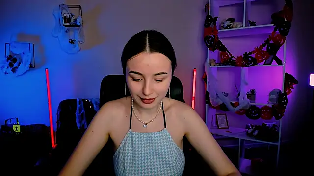 leslie bird online show from October 2025 08:55:02 AM