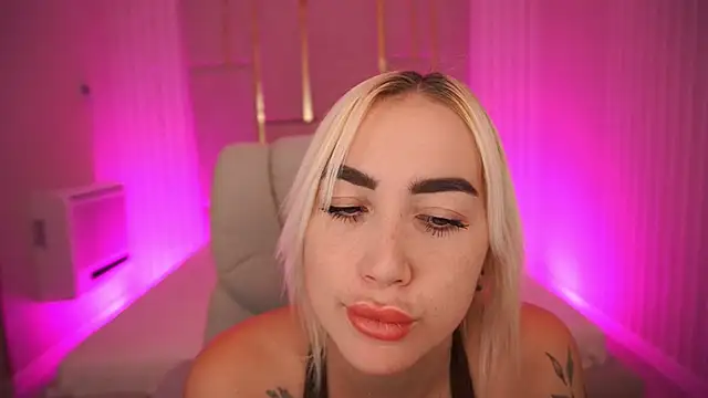 MariellaVi online show from September 2025 12:31:02 PM
