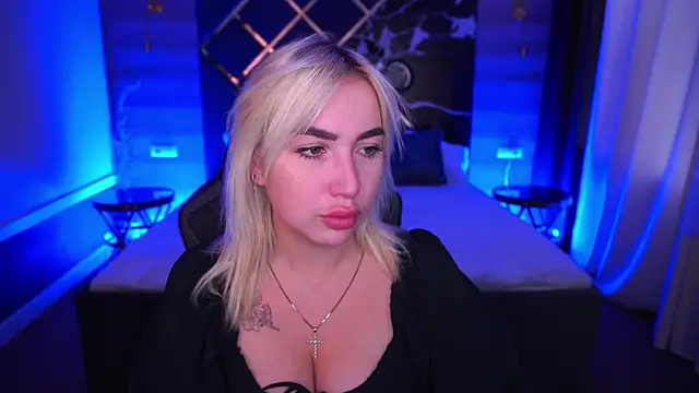 MariellaVi online show from October 2025 12:36:02 PM